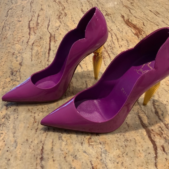 Christian Louboutin - Picture 4 of 6